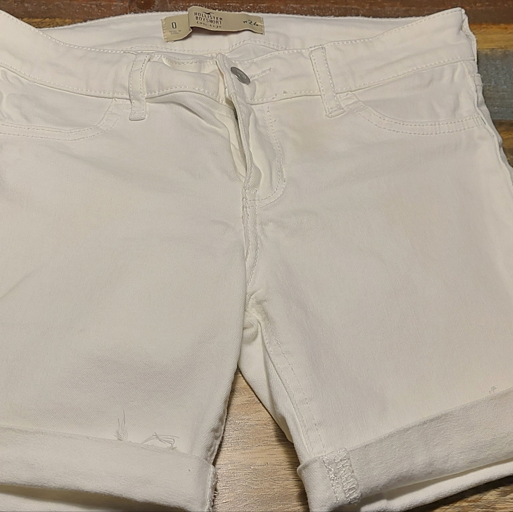 Hollister shorts low-rise sz 24 waist.